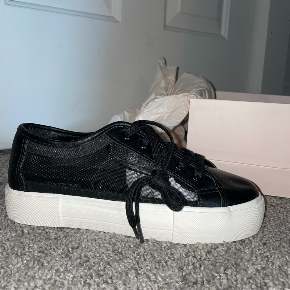 Just Fab “Jayde” Sneakers. Brand New. Size 7